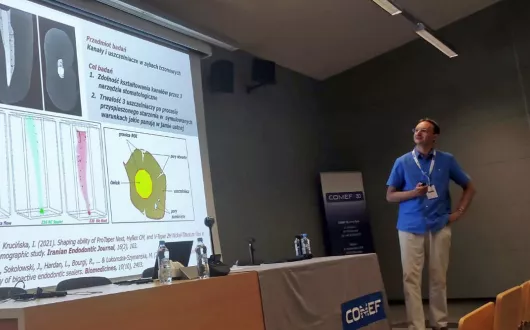 dr hab. Adam Puszkarz na Seminarium Mikrotomografii Komputerowej